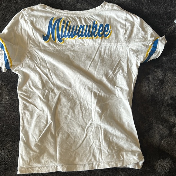 Milwaukee brewers shirt - Picture 2 of 2